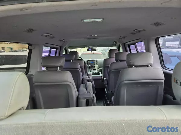 otros vehiculos - HYUNDAI GRAND STAREX 2021 GRIS 11