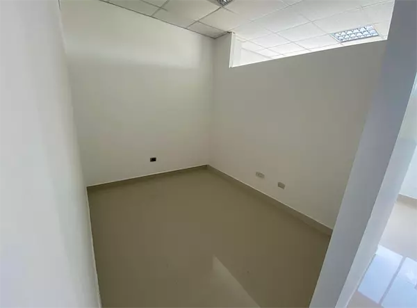 oficinas y locales comerciales - Local céntrico y comercial 3