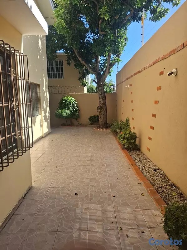 casas - casa en venta-entre Cayetano germosen e independencia, Santo Domingo  3