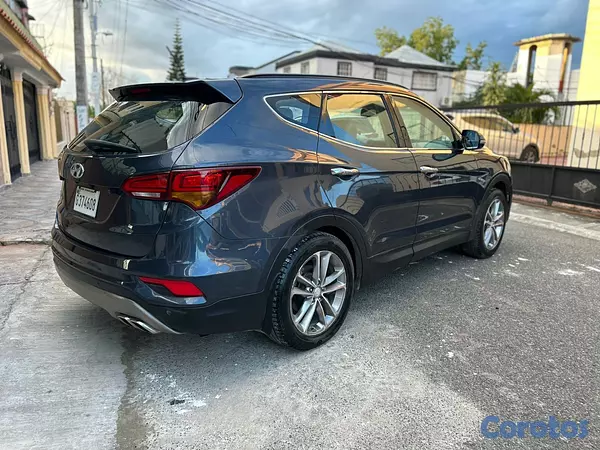 jeepetas y camionetas - Hyundai Santa Fe 2017 Doch 3