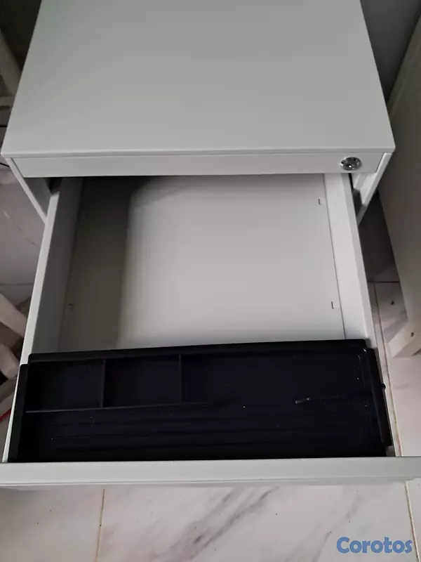 articulos de oficina - Locker metálico nuevo  4 puertas $10000 8