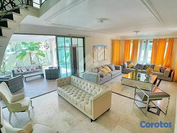 casas - IMPRESIONANTE CASA CON PISCINA Y PATIO LOS CERROS  10