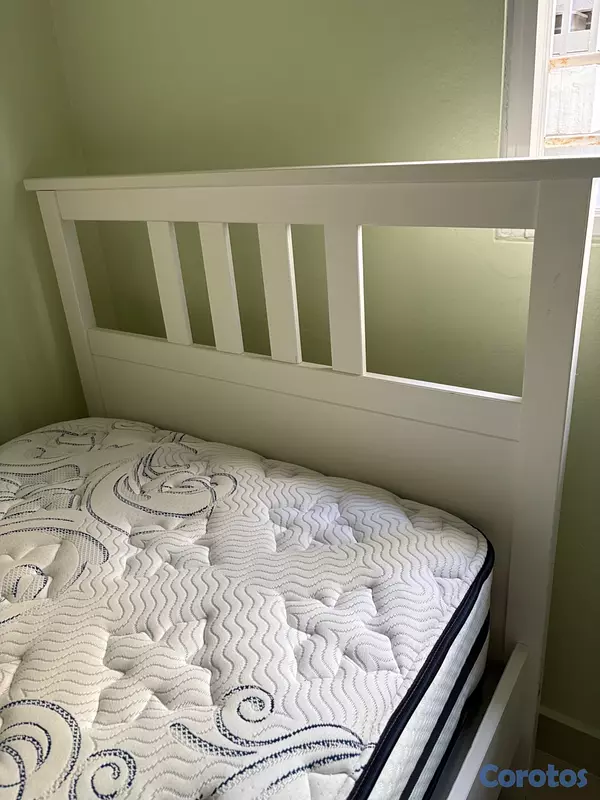 muebles y colchones - Vendo dos camas twins como nuevas con sus colchones. Cada una 25.000 5
