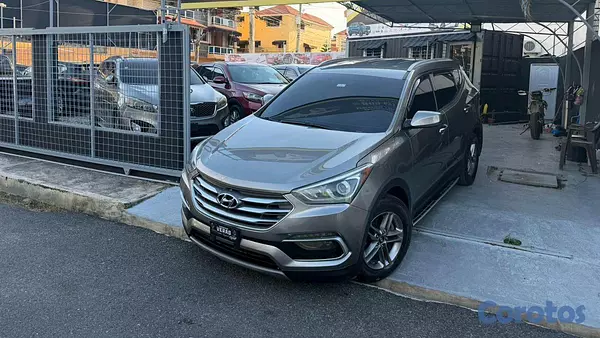 jeepetas y camionetas - Hyundai Santa Fe SE 2018 2
