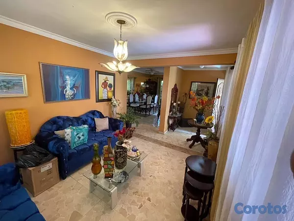 casas - Vendo hermosa casa familiar en zona segura – Lista para mudarte hoy! 3