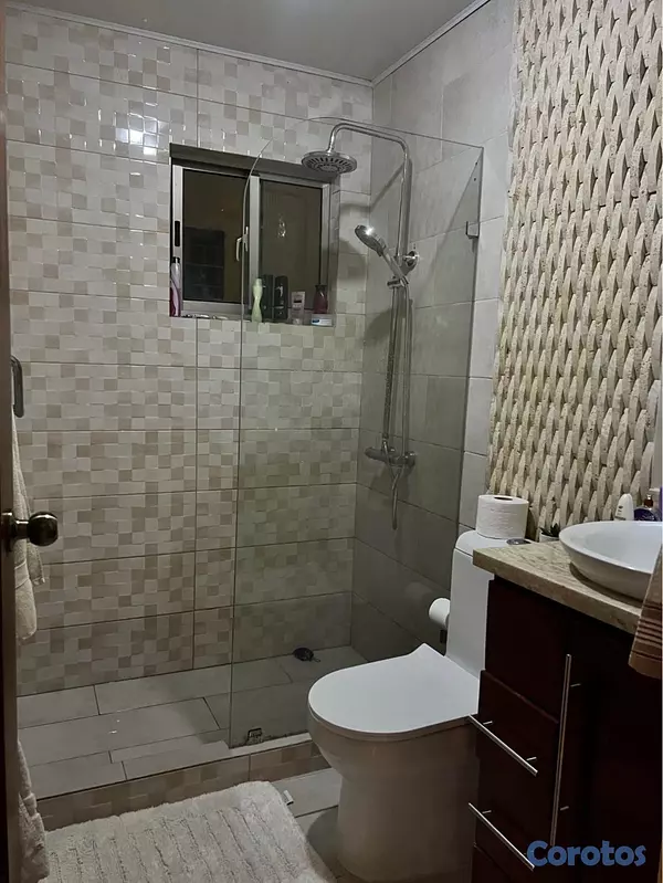 apartamentos - vendo en el millón segunda con terraza tres habitaciones dos parqueos 2.5 baños 5