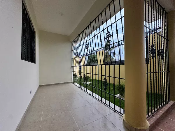 casas -  Casa de un nivel para vivir tranquilo Autopista de San Isidro. VENDIDA 8