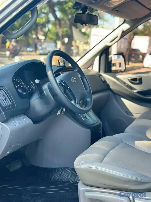jeepetas y camionetas - 2020 HYUNDAI GRAND STAREX 12 PASAJEROS 7