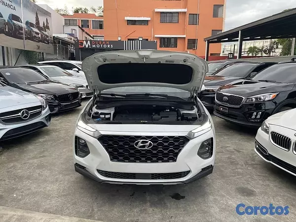 jeepetas y camionetas - Hyundai Santa Fe SE 2019 8