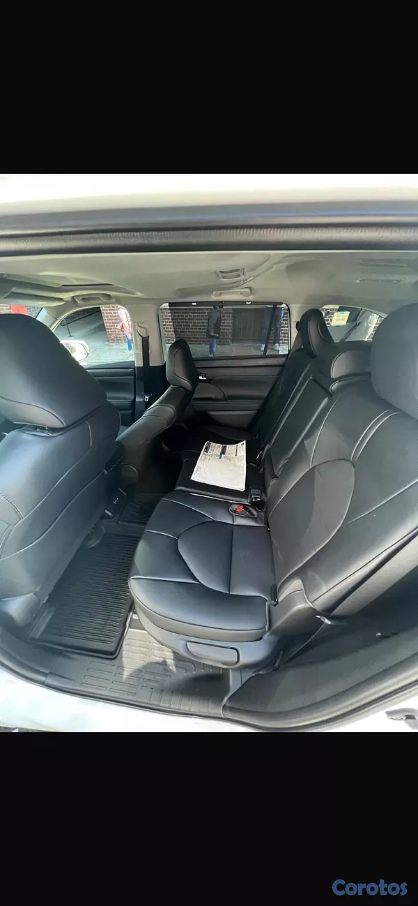 jeepetas y camionetas - Toyota Highlander 2025 8