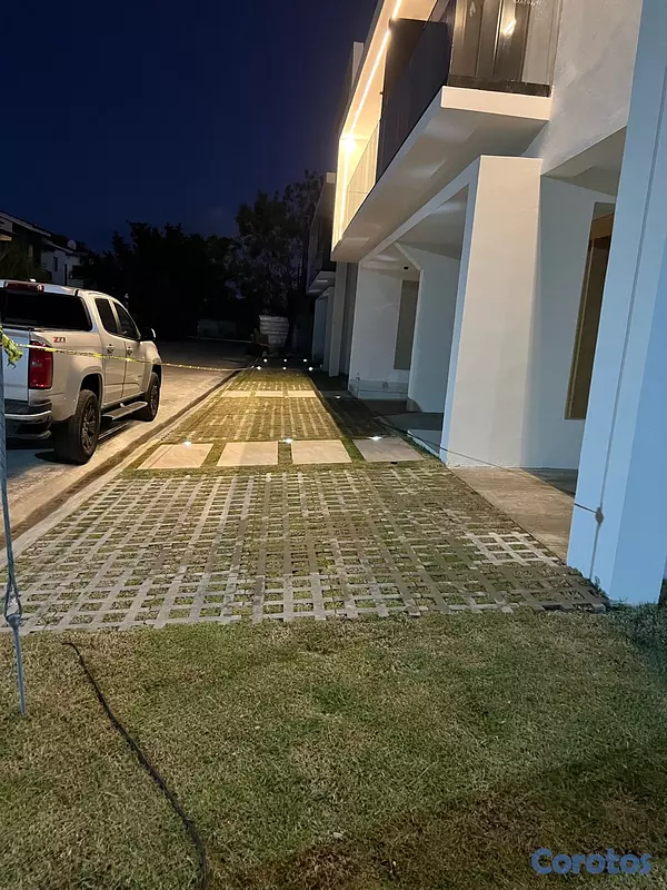 casas - villas en bávaro punta cana  3 HAB ,  3 baños ,2 cocina , picuzzy $260,000us  12