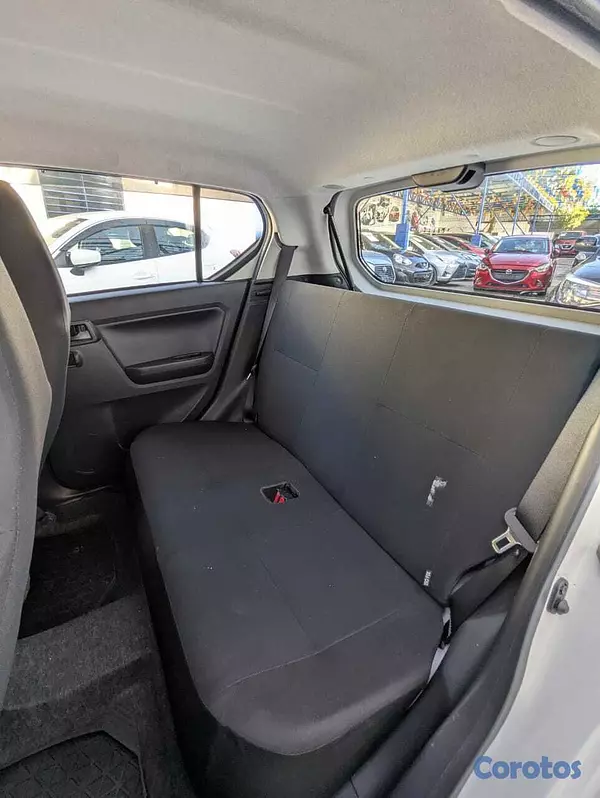 carros - TOYOTA PIXIS 8