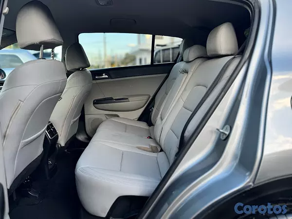 jeepetas y camionetas - KIA SPORTAGE 2022
 9
