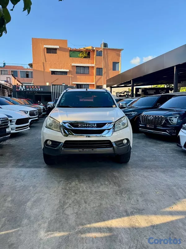 jeepetas y camionetas - Isuzu MUX 2015
 2