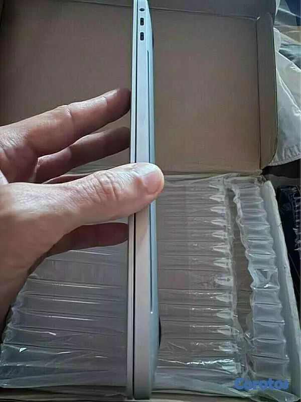 computadoras y laptops - Macbook Pro 16" / I9 / M4 Max / 32Gb RAM / 1000 GB SSD!!! Nueva !!! 4
