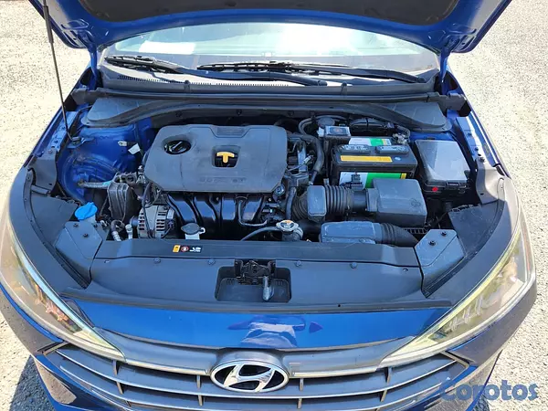 carros - HYUNDAI ELANTRA SEL 2020 770,000$  11
