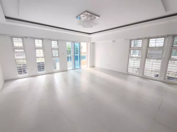 apartamentos - Apartamento en Venta
 SERRALLES
USD 240,000.00
Mantenimiento: RD$12,000.00
 9