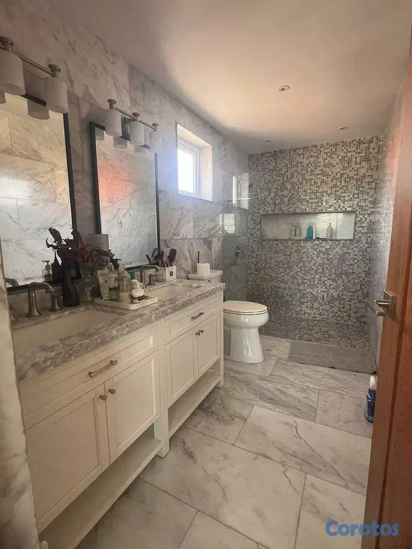casas - Se vende casa recién remodelada en Villa María 15