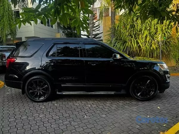jeepetas y camionetas - Ford Explorer 2017 Sport Package 4