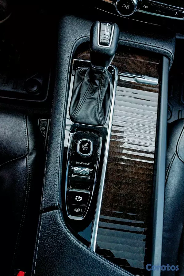 jeepetas y camionetas - volvo XC90 2018 t5 6