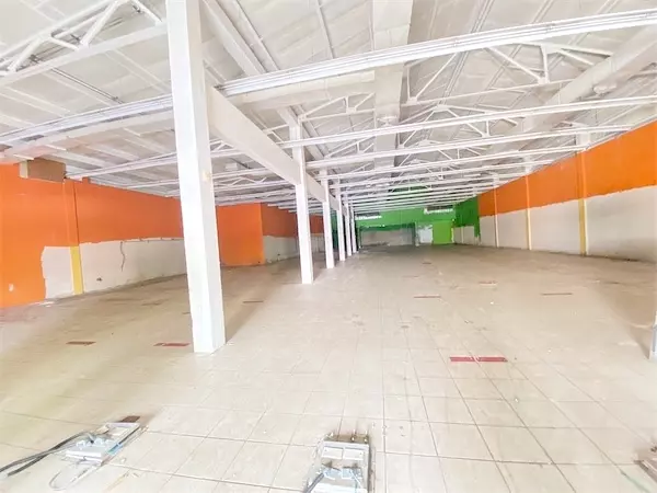 oficinas y locales comerciales - Local en sector altamente comercial 9