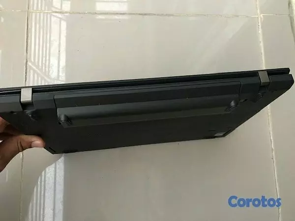 computadoras y laptops - Laptop Lenovo Thinkpad T470 en muy buenas condicio 3
