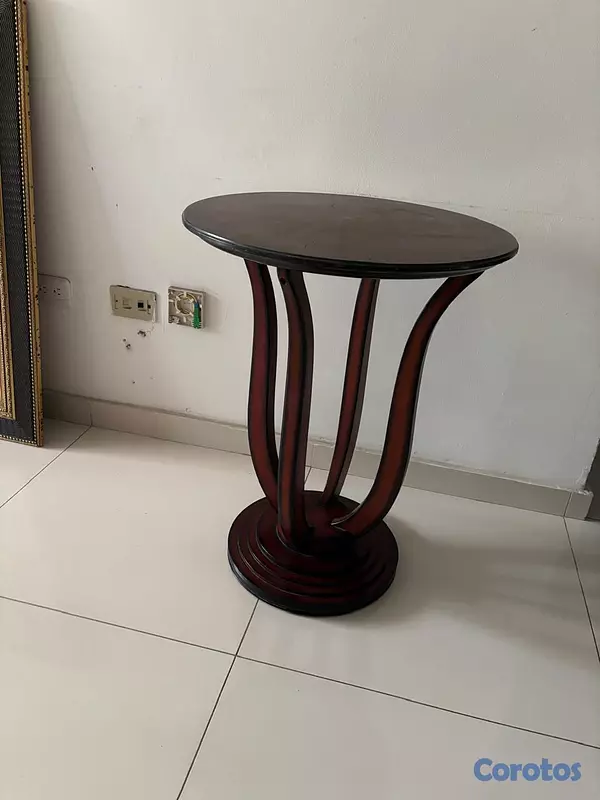 muebles y colchones - Mesa lateral de madera con patas curvas