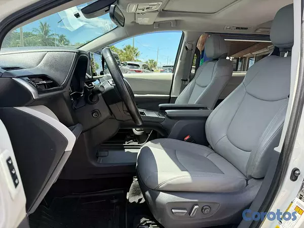 jeepetas y camionetas - Toyota Sienna Limited 2021 2
