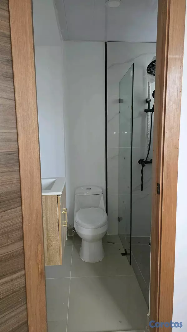 apartamentos - BELLA VISTA, LUJOSA TORRE A ESTRENAR 180 MTS, COMODIDAD SEGURIDAD , AREA SOCIAL 12