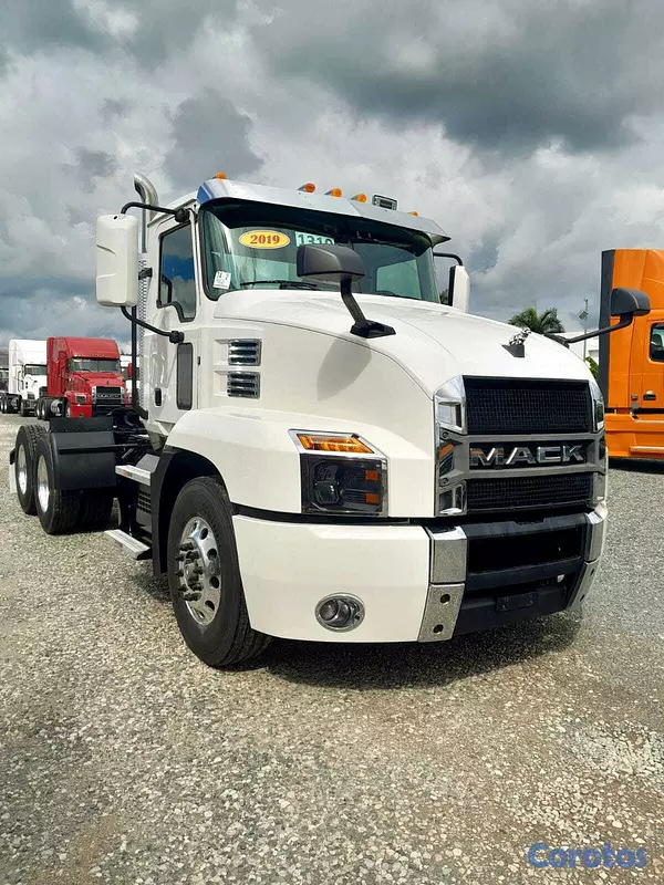 camiones y vehiculos pesados - Mack Anthem año 2019 5