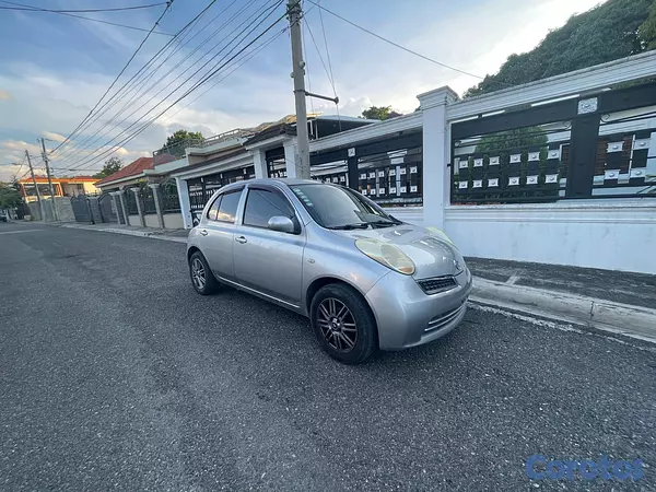 carros - Nissan march 2010 4