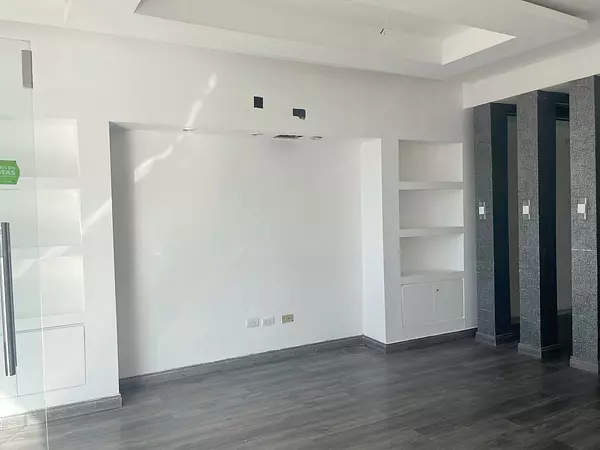 oficinas y locales comerciales - Alquiler céntrico local en Bella vista 7