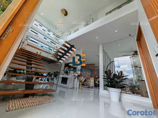 casas - VENDO MODERNA CASA con finos detalles y acabados d 3