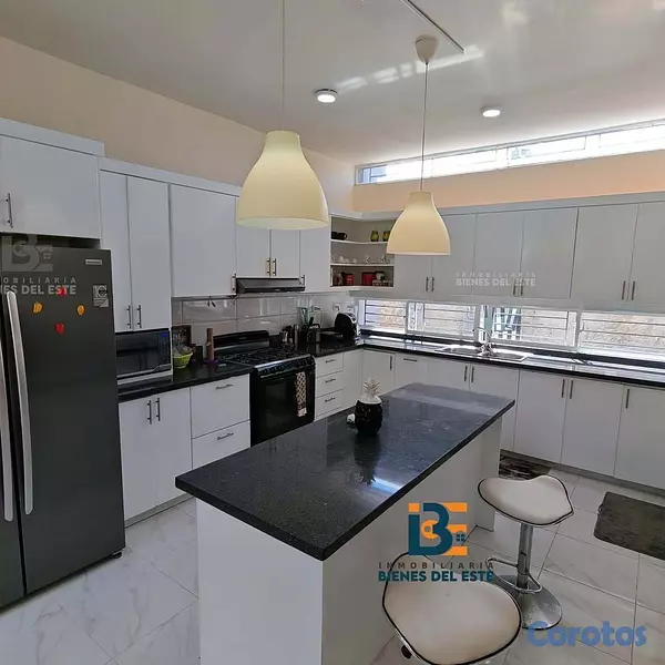 casas - VENDO moderna Casa con finos detalles y acabados d 3