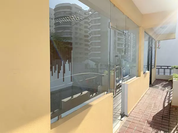 oficinas y locales comerciales - Local céntrico Piantini 2