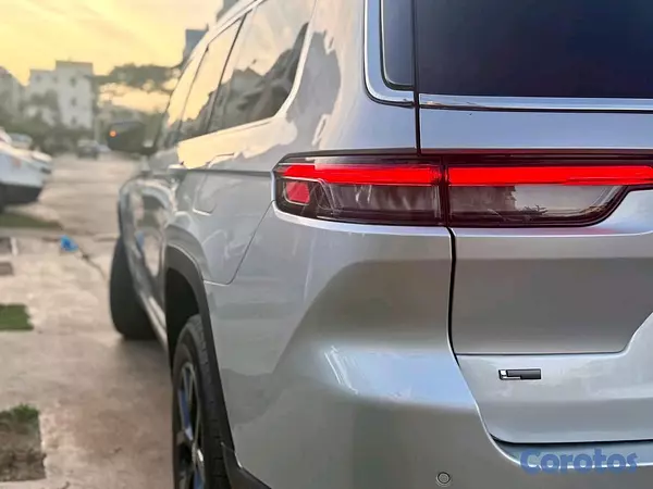 jeepetas y camionetas - Jeep Grand Cherokee L Limited 2022 3