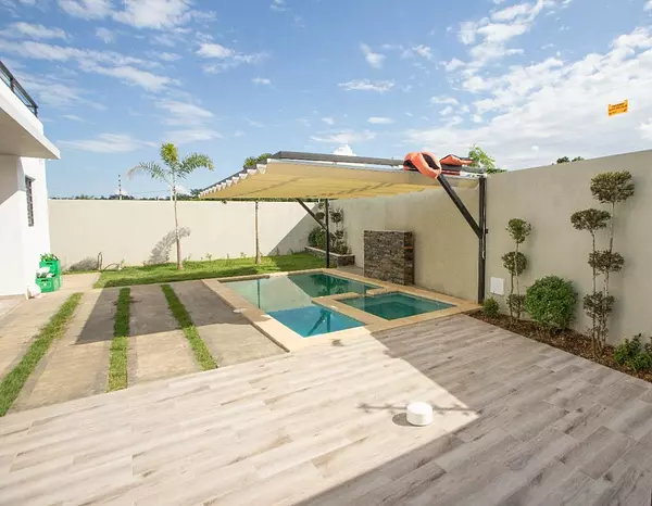 casas - Residencia/Casa con piscina  7