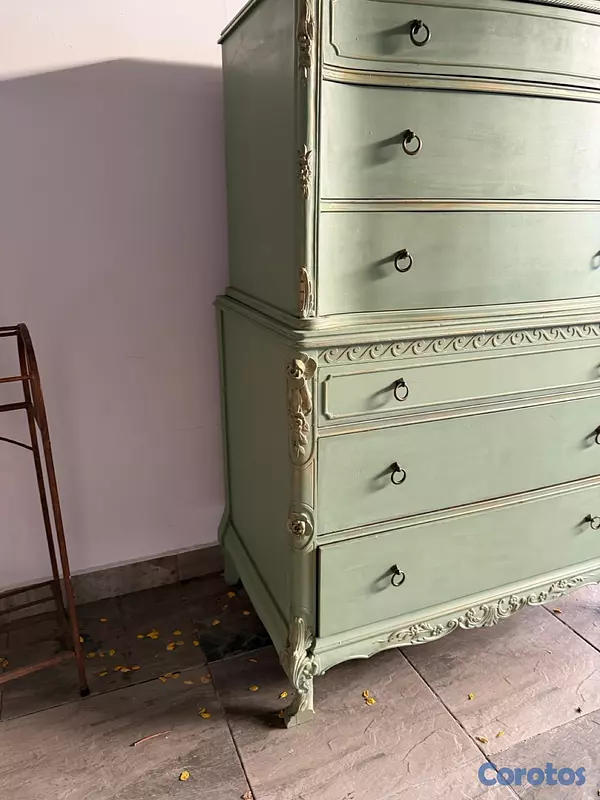 muebles y colchones - gabetero espaciozo y renovado de Madera preciosa  2