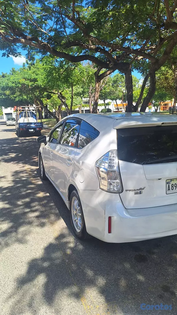carros - Toyota prius V 6