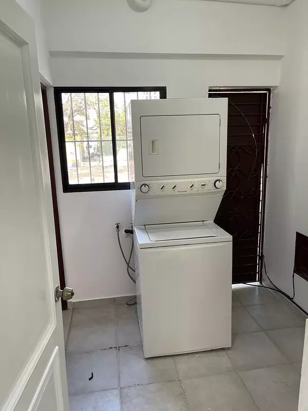 apartamentos - Vendo en Piantini
Apartamento en 2do nivel 
 1