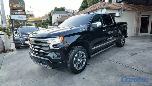 jeepetas y camionetas - CHEVROLET SILVERADO HIGH COUNTRY DURAMAX 2