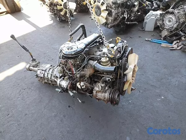 accesorios para vehiculos - Se vende motor Toyota 22R completo — reconocido por su durabilidad y rendimiento 2