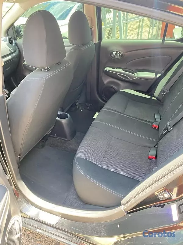 carros - Nissan Versa 2017 7