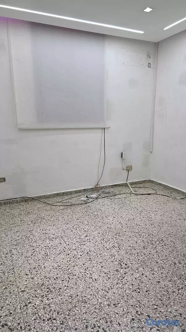 oficinas y locales comerciales - REBAJADO 100 MTs OFICINA ROMULO EXCELENTE DISTRIBUCIÓN Y UBICACIÓN OPORTUNIDAD  3