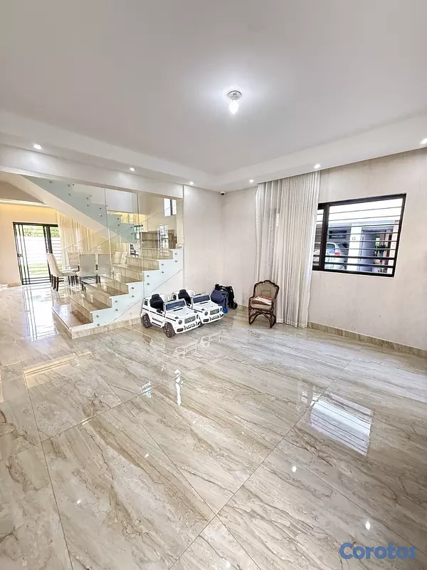 casas - vendo casa de tres niveles colina de los Dios tres habitaciones con baño 3 parqu 3