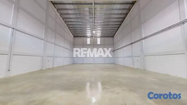 oficinas y locales comerciales - Nave industrial en alquiler en La Autopista Duarte 5