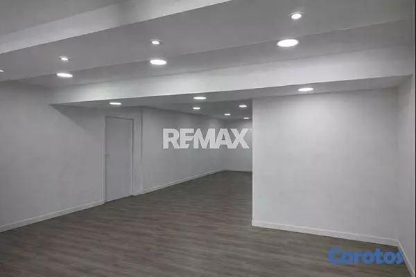oficinas y locales comerciales - Local comercial de 278m2 en alquiler en Los Prados 2