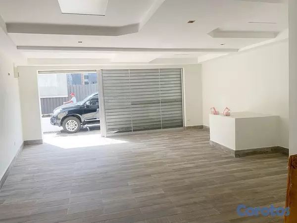 oficinas y locales comerciales - Local céntrico en Evaristo  4