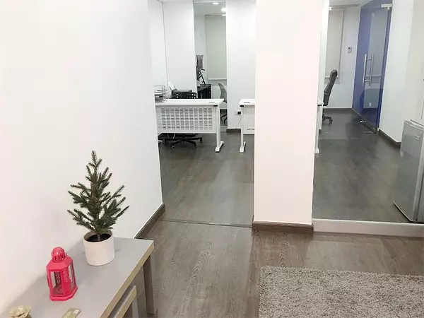 oficinas y locales comerciales - Local céntrico en Naco  4