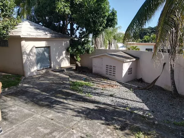 casas - Casa de 962 mts 2 Niveles en Urbanización Los Rios.  2